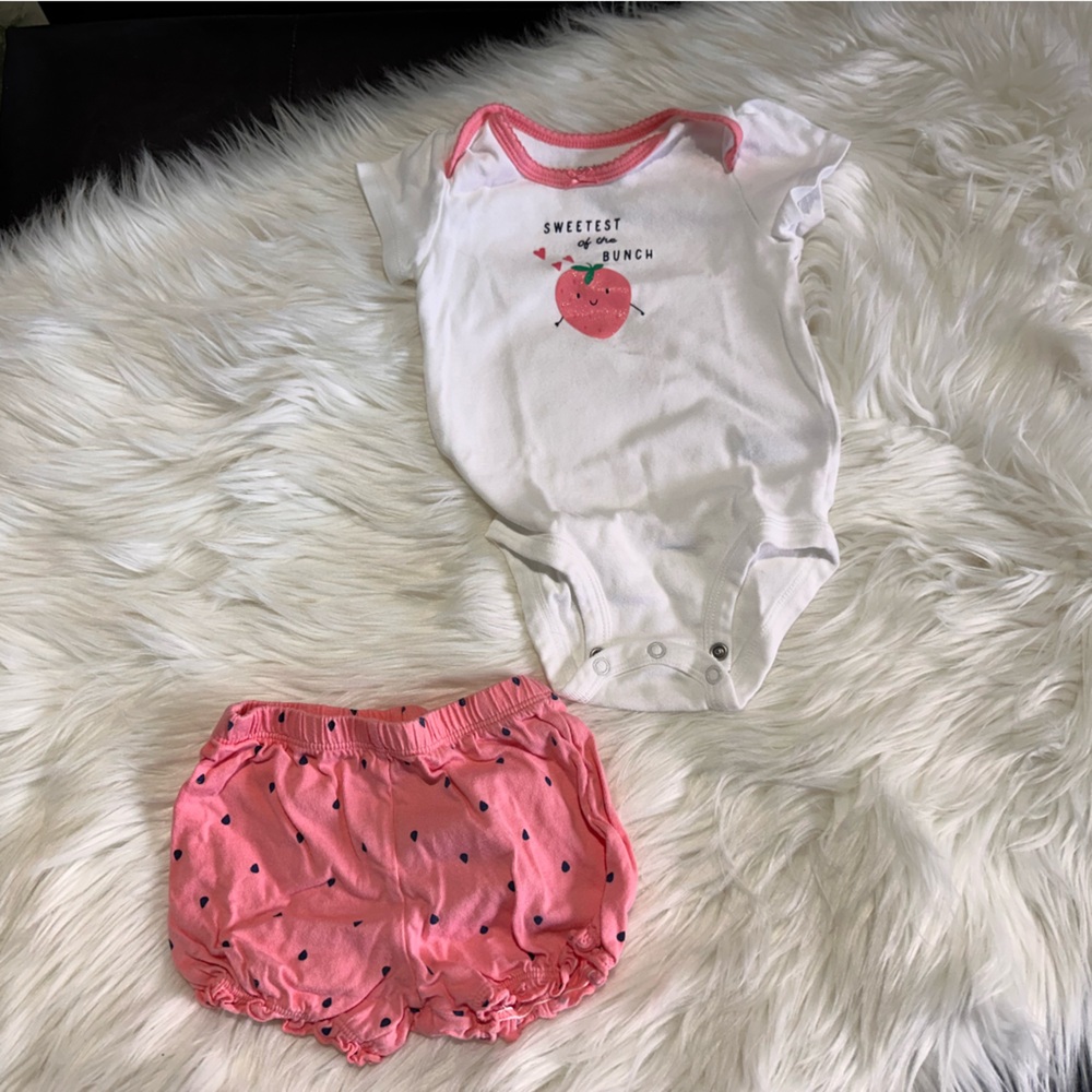 Carter’s 9 month onesie and short set